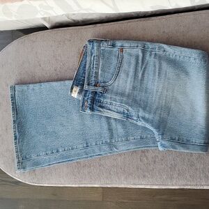 Madewell The Perfect Vintage Flare Jean in light/mid wash blue Size 26P